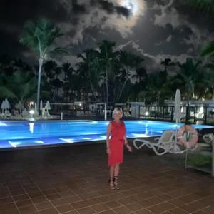 Meet your Posher, Karine